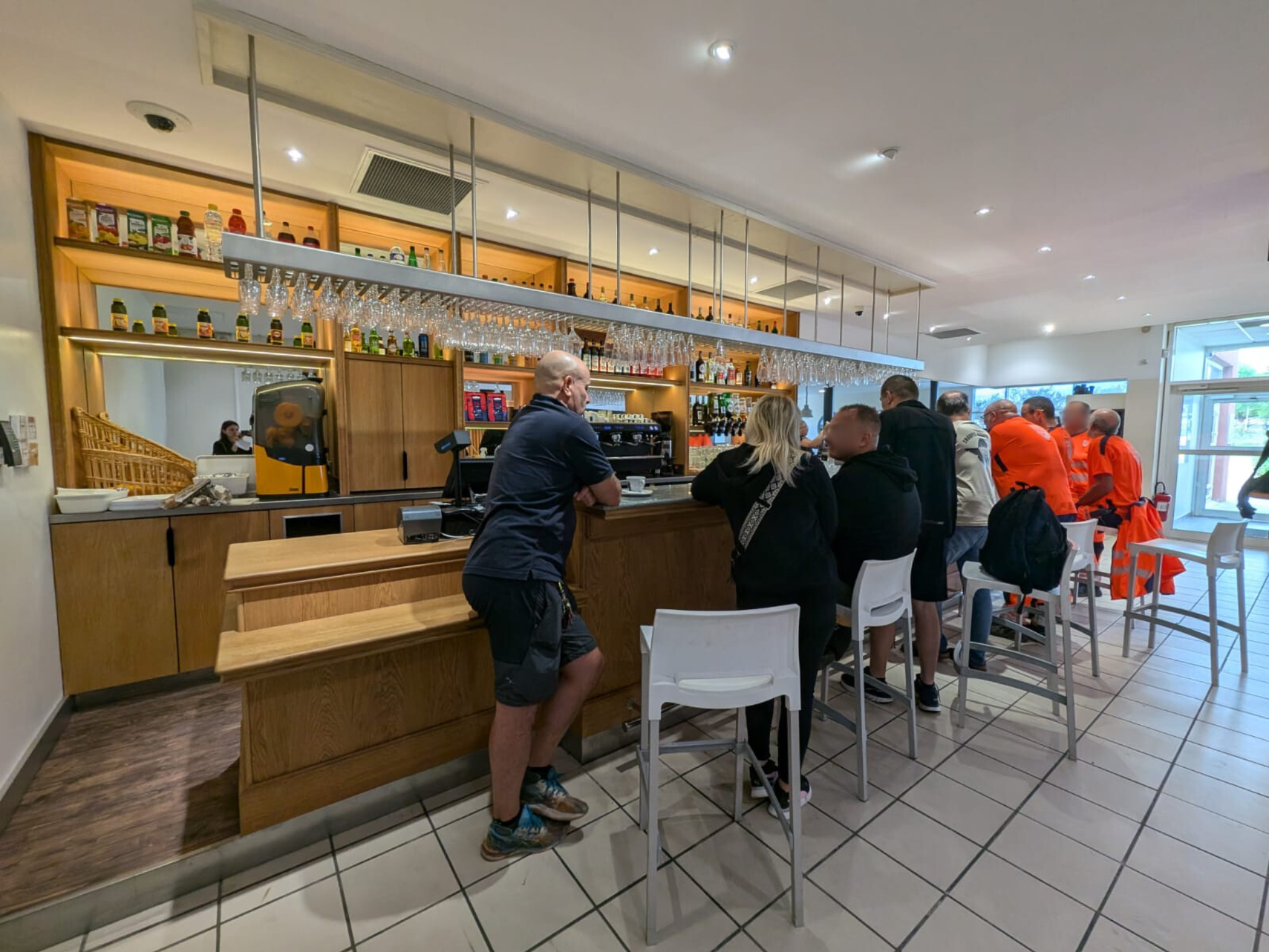 Bar-restaurant l'Etape service continu zone Via Europa Ouest proche Béziers Vendres