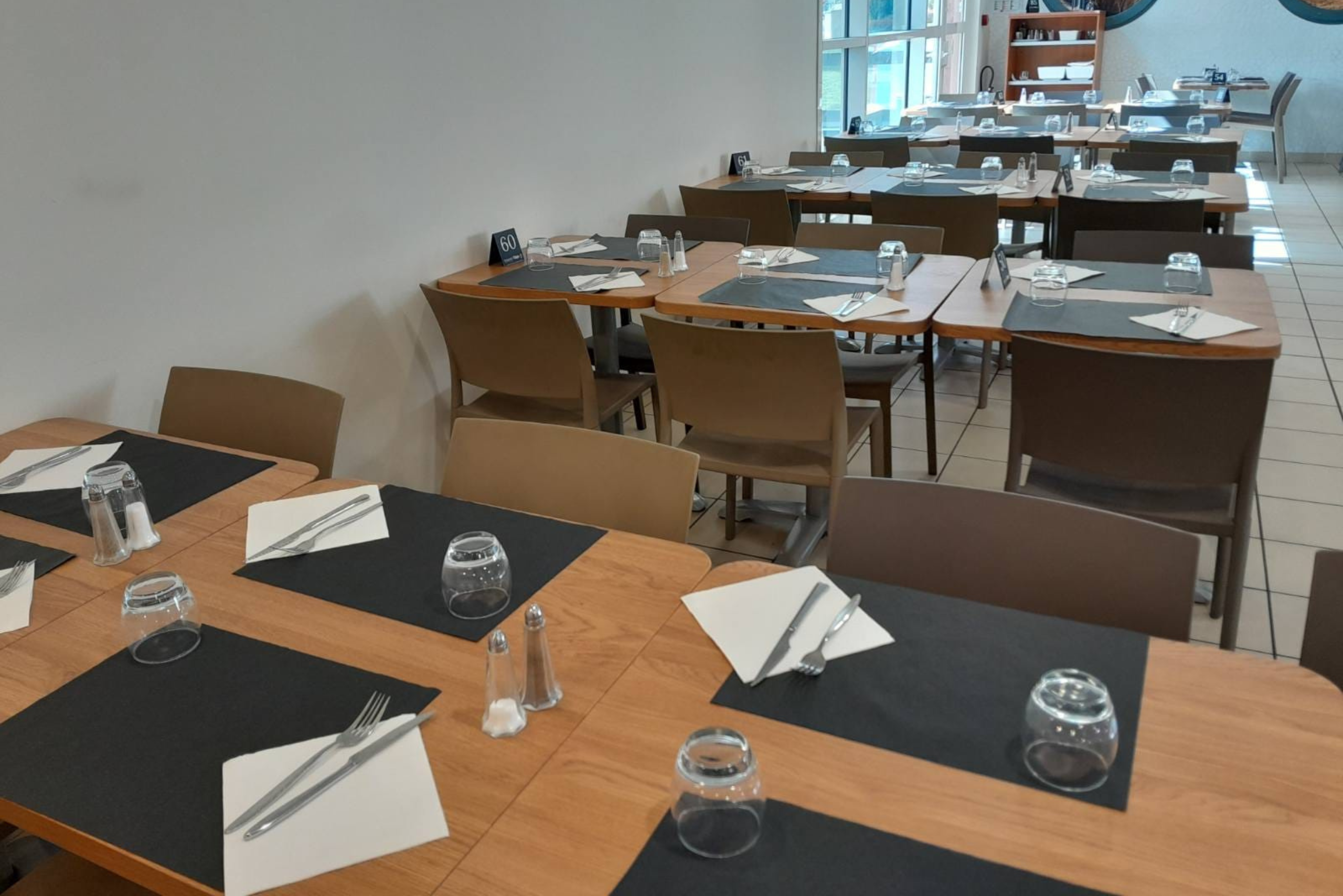 Restaurant l'Étape service continu complexe routier gardienné et sécurisé Truck Étape Béziers Vendres