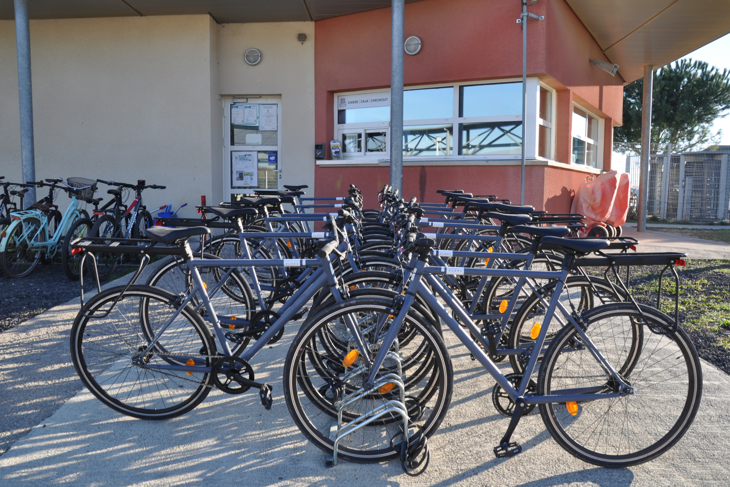 Vélos complexe routier gardienné et sécurisé Truck Étape Béziers Vendres
