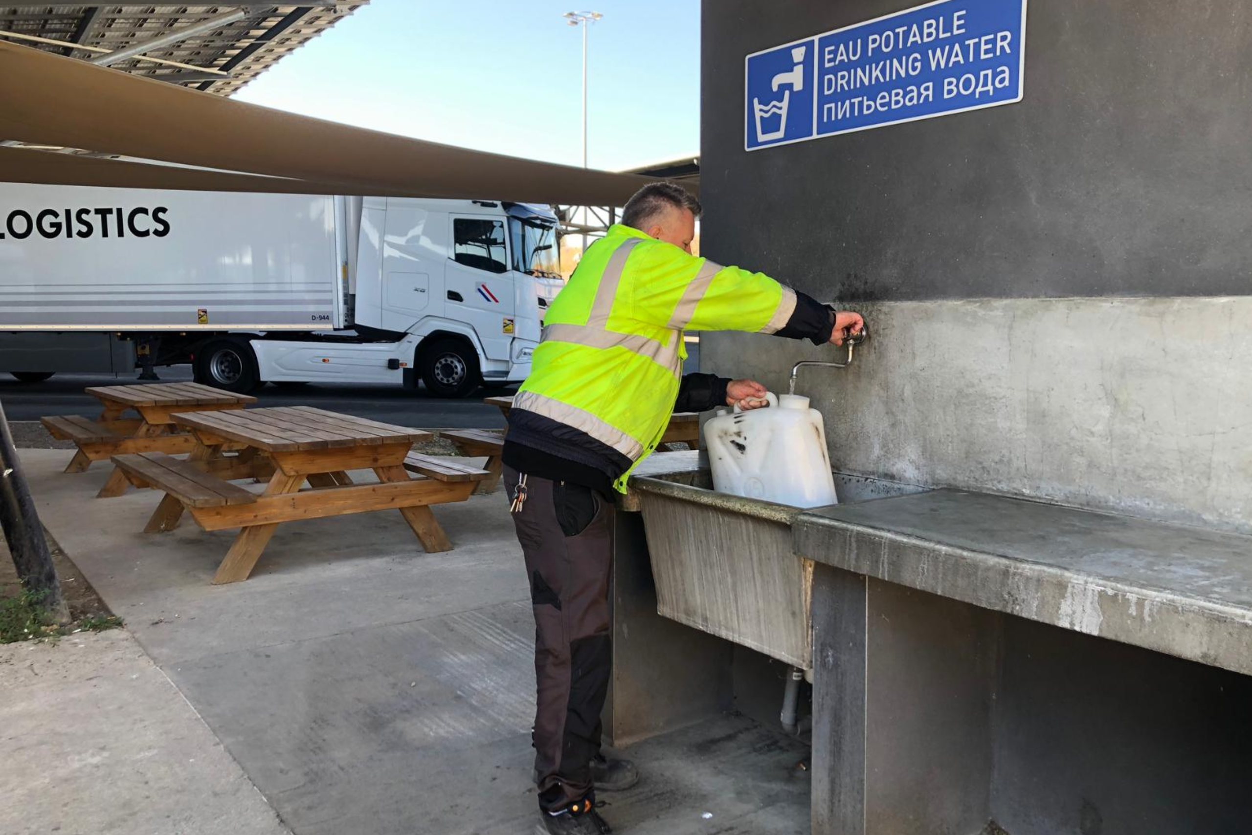 Parking poids lourds gardienné et sécurisé Truck Étape Béziers Vendres
