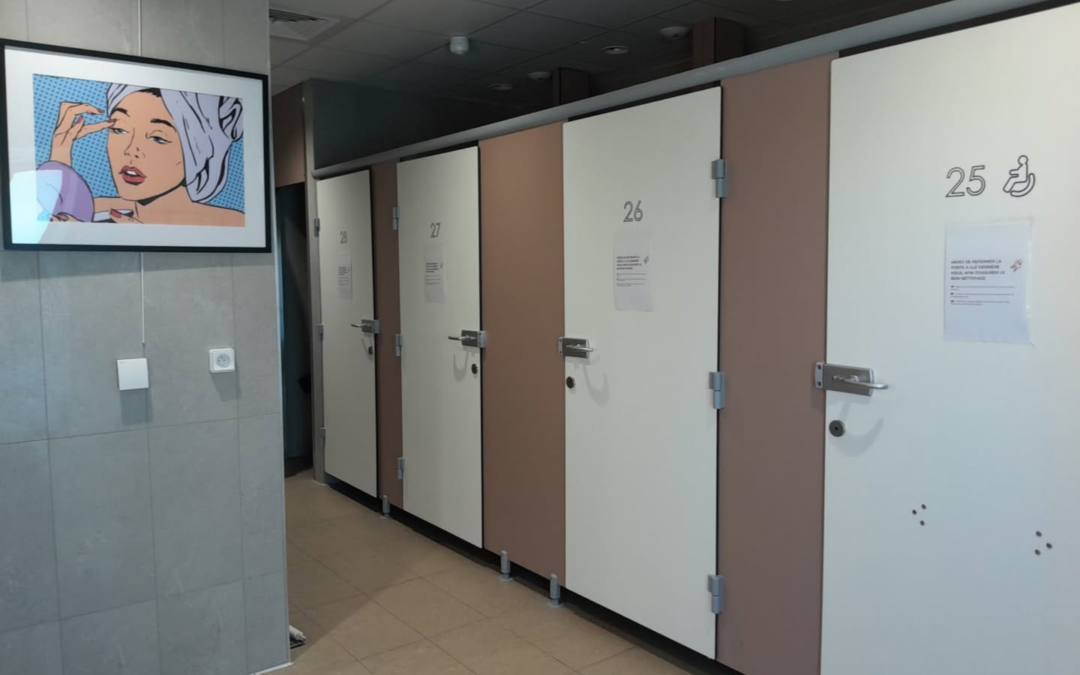Douches et sanitaires : un espace entièrement rénové pour le confort des chauffeurs chez Truck Étape Béziers